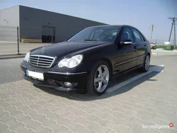 Czarny Używany 2006 Mercedes C230 Sport Edition Sedan/Limuzyna | 21 500 zł