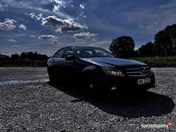 Granatowy Używany 2009 Mercedes 220 AMG Sedan/Limuzyna | 31 500 zł