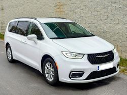 Biały Używany 2022 Chrysler Pacifica Minivan | 117 900 zł