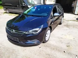 Niebieski Używany 2019 Opel Astra Sedan/Limuzyna | 30 000 zł (Uczciwa cena)