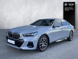 Szary brooklyn m metalizowany Używany 2025 BMW 520 Comfort Edition Sedan/Limuzyna | 254 999 zł (Dobra cena)