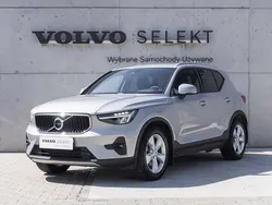 Srebrny Używany 2024 Volvo XC40 SUV | 153 900 zł (Dobra cena)