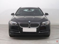 Czarny Używany 2016 BMW 518 Kombi | 61 999 zł