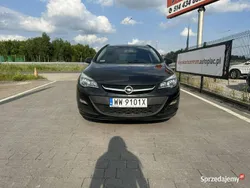 Czarny (metalik) Używany 2016 Opel Astra Kombi | 31 800 zł (Uczciwa cena)