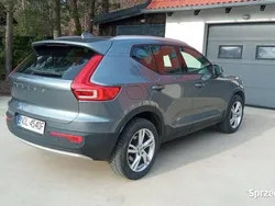 Szary Używany 2018 Volvo XC40 Momentum SUV | 98 000 zł (Uczciwa cena)