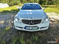 Biały Używany 2010 Mercedes E250 Coupe | 38 990 zł