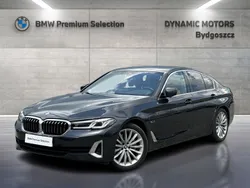 Szary sophisto z brylantowym połyskiem metalizowany Używany 2021 BMW 530e Luxury Line Sedan/Limuzyna | 174 900 zł (Uczciwa cena)