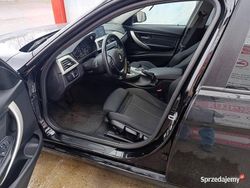 Czarny Używany 2017 BMW 320 Kombi | 57 000 zł