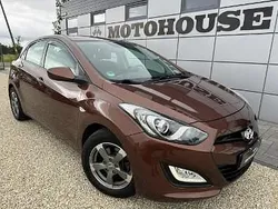 Brązowy Używany 2013 Hyundai i30 Classic Hatchback | 37 900 zł (Dość drogi)