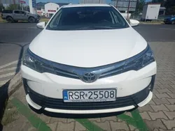 Biały Używany 2017 Toyota Corolla Sedan/Limuzyna | 55 900 zł (Dość drogi)