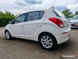 Biały Używany 2013 Hyundai i20 Hatchback | 19 900 zł (Uczciwa cena)