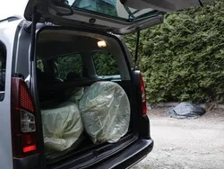 Srebrny Używany 2017 Peugeot Partner Tepee Outdoor Minivan | 39 500 zł