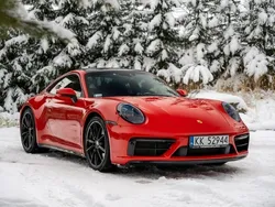 Czerwony (metalik) Używany 2022 Porsche 911 Coupe | 749 999 zł