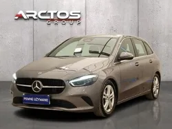 Szary Używany 2024 Mercedes A200 Hatchback | 129 300 zł