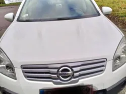 Biały Używany 2009 Nissan Qashqai +2 SUV | 27 500 zł (Uczciwa cena)