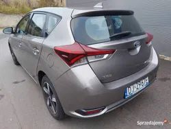 Brązowy Używany 2016 Toyota Auris Hybrid Edition-S Hatchback | 54 800 zł (Dobra cena)