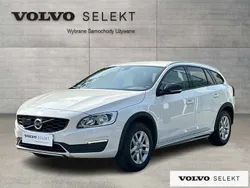 Biały Używany 2018 Volvo V60 CC Kombi | 84 900 zł