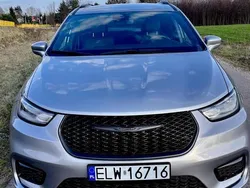 Szary Używany 2021 Chrysler Pacifica SUV | 138 800 zł (Uczciwa cena)