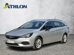 Srebrny (metalik) Używany 2022 Opel Astra Hatchback | 59 100 zł (Uczciwa cena)