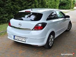 Biały Używany 2008 Opel Astra GTC Coupe | 12 700 zł (Uczciwa cena)