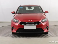Czerwony Używany 2023 Kia Ceed Hatchback | 79 999 zł (Uczciwa cena)