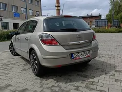 Złoty Używany 2009 Opel Astra Hatchback | 7900 zł (Uczciwa cena)