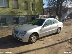 Srebrny Używany 2005 Mercedes E220 Avantgarde Sedan/Limuzyna | 12 900 zł