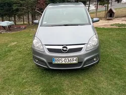 Szary Używany 2007 Opel Zafira Minivan | 10 900 zł (Dość drogi)