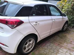 Biały Używany 2017 Hyundai i20 Hatchback | 17 800 zł