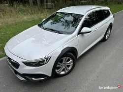 Biały Używany 2018 Opel Insignia Country Tourer Kombi | 59 900 zł (Uczciwa cena)