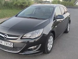 Czarny Używany 2014 Opel Astra Kombi | 25 900 zł (Dobra cena)