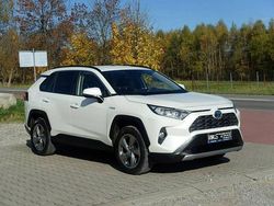 Biały Używany 2021 Toyota RAV4 Hybrid SUV | 125 800 zł (Dobra cena)