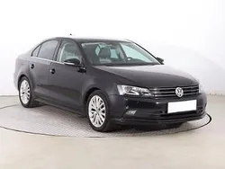Czarny Używany 2016 VW Jetta Sedan/Limuzyna | 46 999 zł (Uczciwa cena)