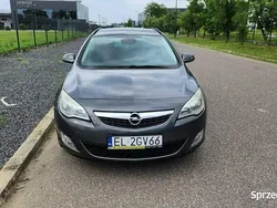 Szary Używany 2011 Opel Astra Kombi | 19 900 zł (Uczciwa cena)
