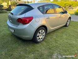 Srebrny Używany 2010 Opel Astra Hatchback | 18 900 zł (Uczciwa cena)