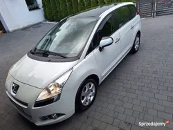 Biały Używany 2011 Peugeot 5008 Minivan | 17 700 zł (Super Cena)