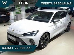 Biały (metalik) Używany 2025 Cupra Leon Hatchback | 138 900 zł (Uczciwa cena)