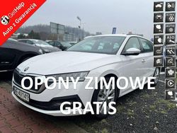 Biały Używany 2021 Skoda Octavia Kombi | 62 900 zł (Uczciwa cena)