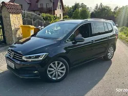 Czarny Używany 2016 VW Touran Highline Minivan | 52 500 zł (Uczciwa cena)