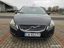 Czarny Używany 2010 Volvo V60 Momentum Kombi | 27 900 zł (Drogi)