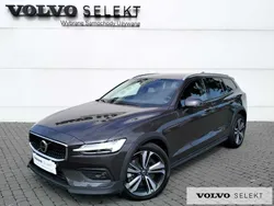 Szary Używany 2024 Volvo V60 CC Kombi | 198 900 zł (Super Cena)