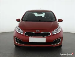 Czerwony Używany 2017 Kia Ceed Hatchback | 38 999 zł (Uczciwa cena)