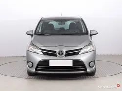 Srebrny Używany 2013 Toyota Verso Minivan | 28 999 zł (Uczciwa cena)