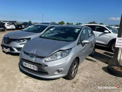 Szary Używany 2010 Ford Fiesta Titanium Hatchback | 7900 zł