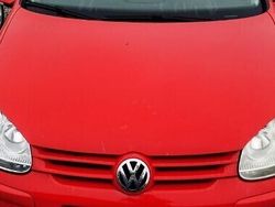 Czerwony Używany 2005 VW Golf V Trendline Hatchback | 14 900 zł