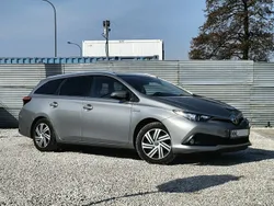 Szary (metalik) Używany 2016 Toyota Auris Hybrid Kombi | 59 900 zł