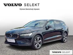 Czarny Używany 2024 Volvo V60 CC Kombi | 214 900 zł (Dość drogi)