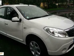 Biały Używany 2010 Dacia Sandero Hatchback | 8900 zł