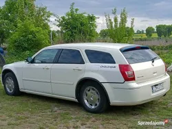 Biały Używany 2005 Dodge Magnum Kombi | 11 800 zł