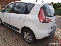 Biały Używany 2011 Renault Scénic III Minivan | 18 700 zł